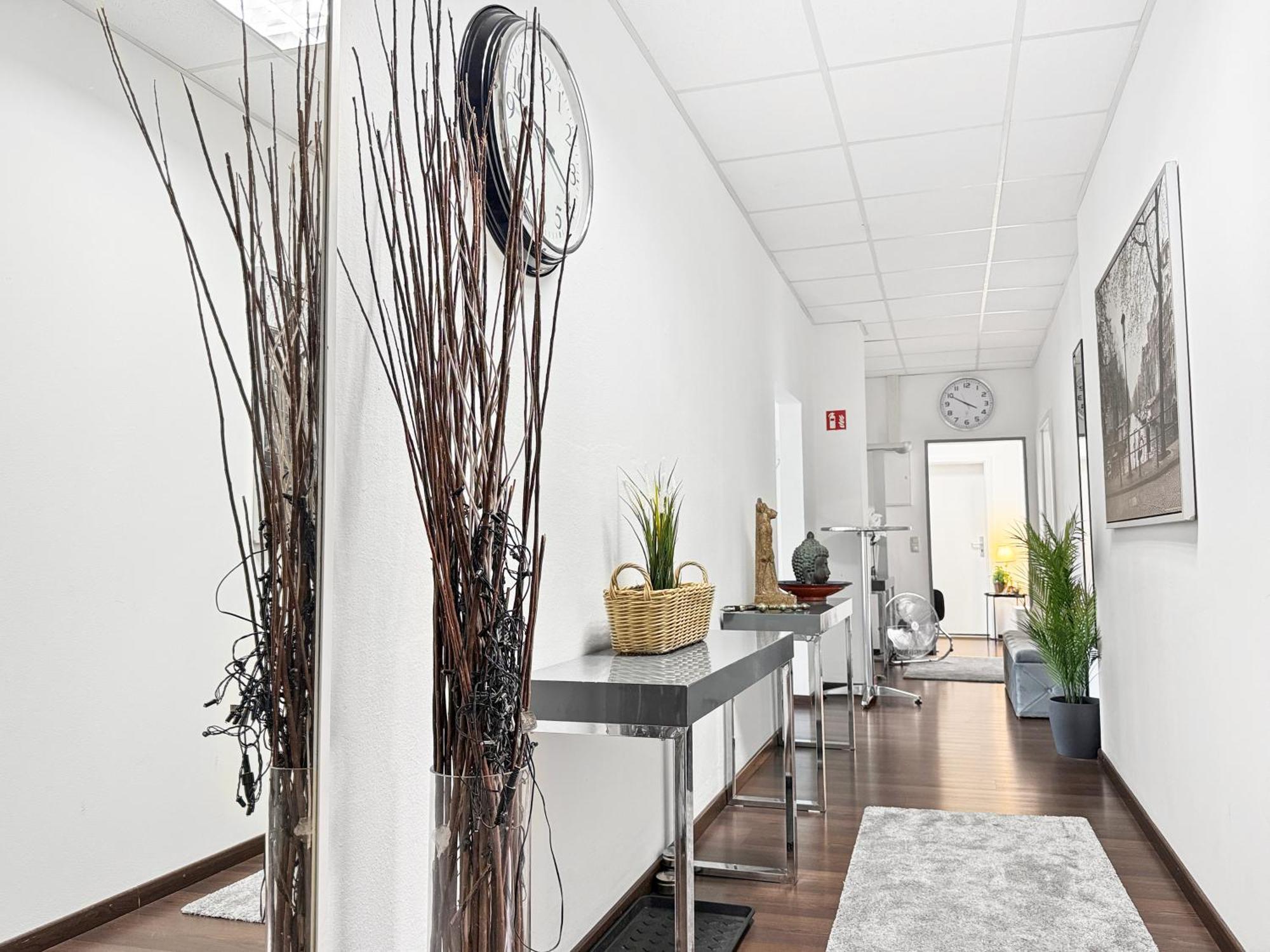 Apartment Group Oasis In Cinema, Pool Table, 17 Beds
