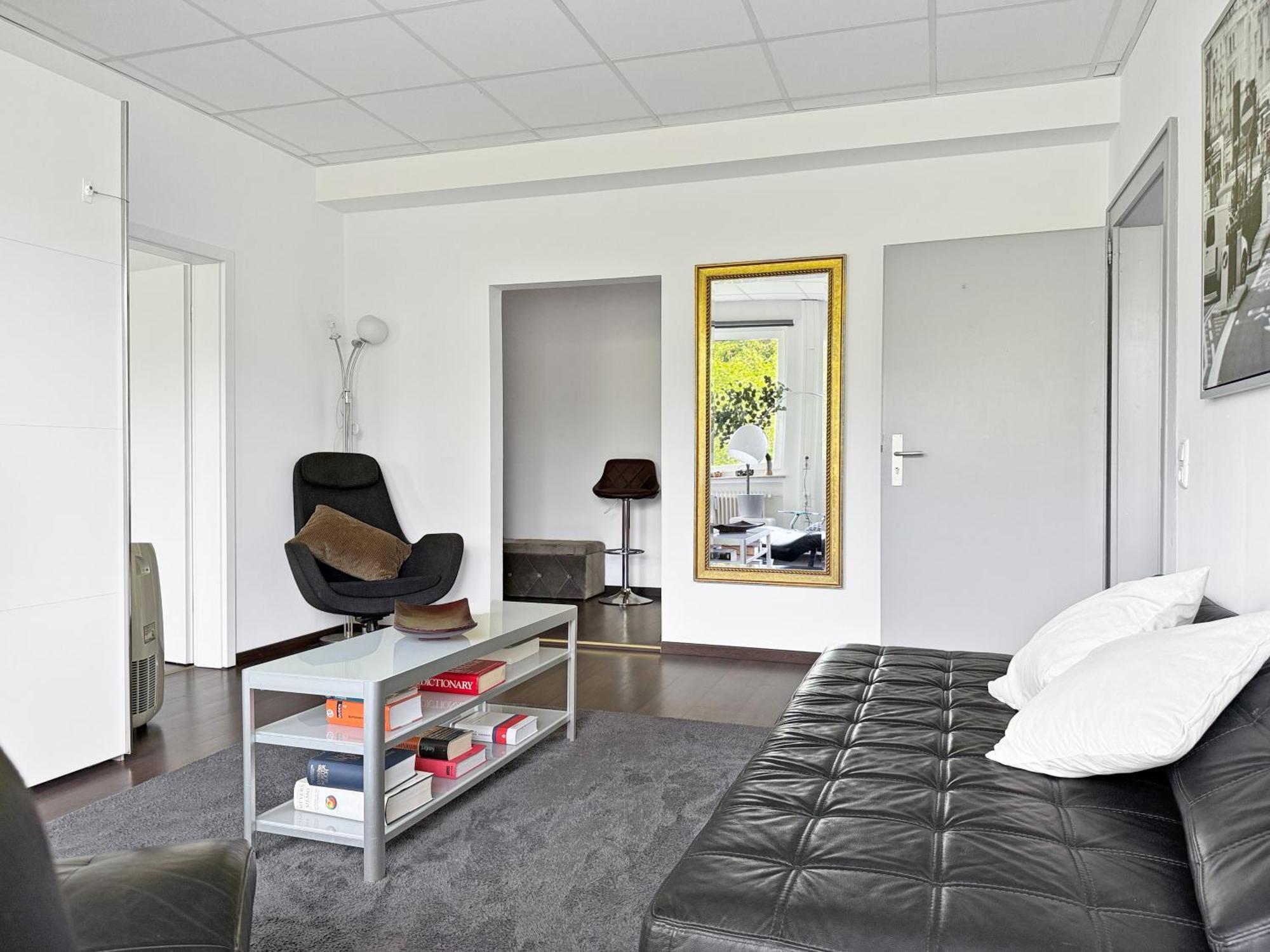 Group Oasis In Cinema, Pool Table, 17 Beds Apartment
